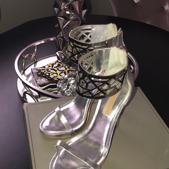 BCBGMAXAZRIA Silver Estie heel sandal prom - Picture 4 of 8